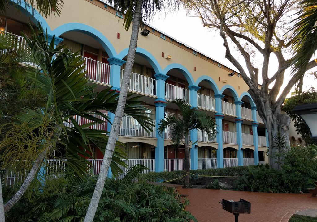 Red Carpet Inn Airport Fort Lauderdale Exterior foto